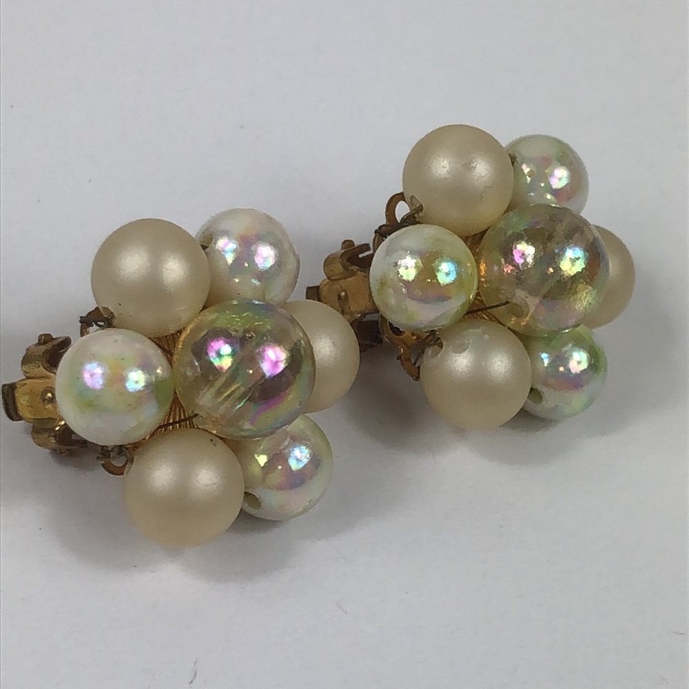 Vintage Clip On Earrings Women’s Signed Japan Cluster Faux Pearl Beads Retrp